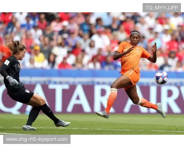 荷兰女足在预选赛中与法国队激战，荷兰女足战意